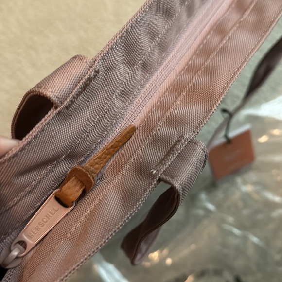 NWT - Picture 3 of 4